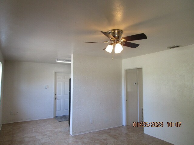 731 Fairmount Rd in Daytona Beach, FL - Building Photo - Building Photo