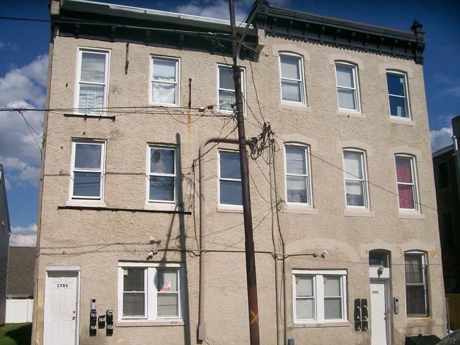 1701-1703 N 20th St in Philadelphia, PA - Foto de edificio - Building Photo