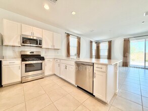 3268 W Caleb Rd in Phoenix, AZ - Building Photo - Building Photo