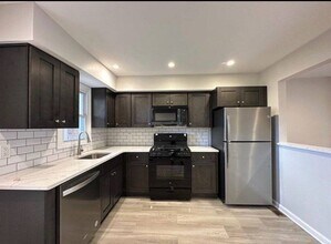 32 Hazel St-Unit -#1 in Clifton, NJ - Building Photo - Building Photo