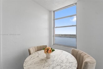 1351 NE Miami Gardens Dr in Miami, FL - Building Photo - Building Photo