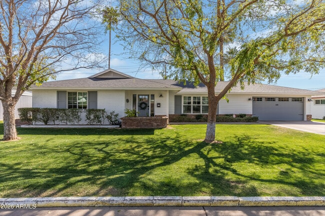 property at 4211 E Whitton Ave