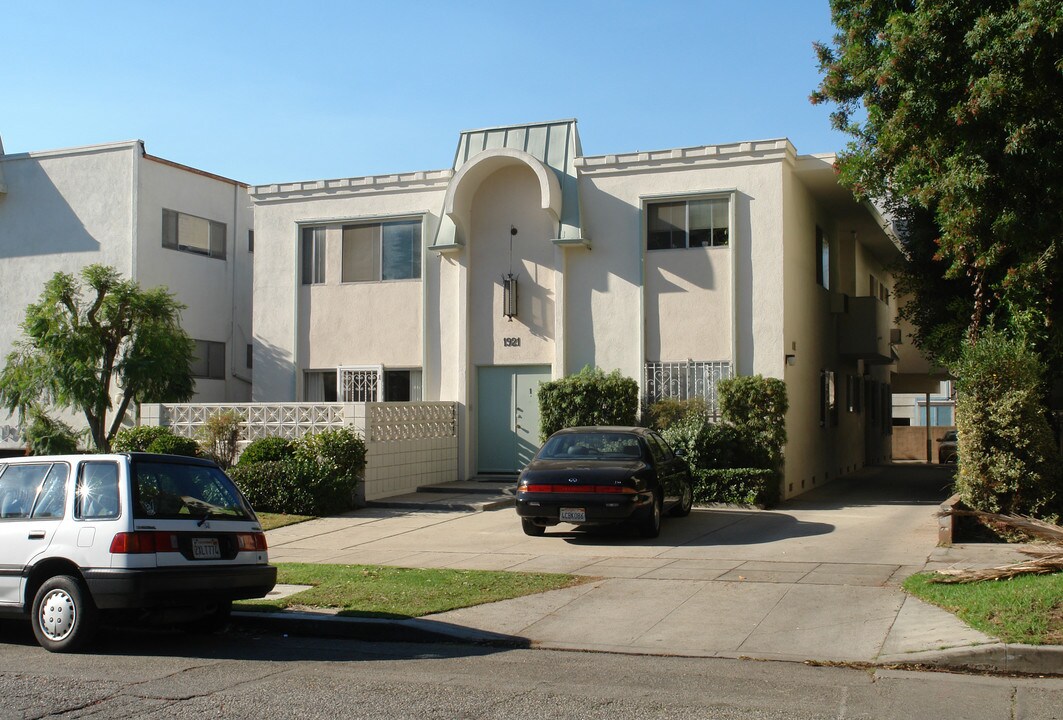 1921 Pelham Ave in Los Angeles, CA - Building Photo