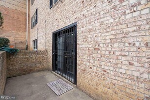 405 N Beauregard St in Alexandria, VA - Building Photo