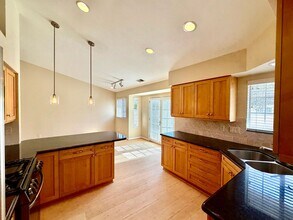 5939 Village Terrace Dr in Goleta, CA - Building Photo - Building Photo