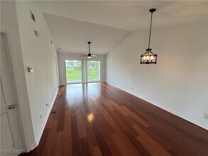 1490 Churchill Cir in Naples, FL - Foto de edificio - Building Photo