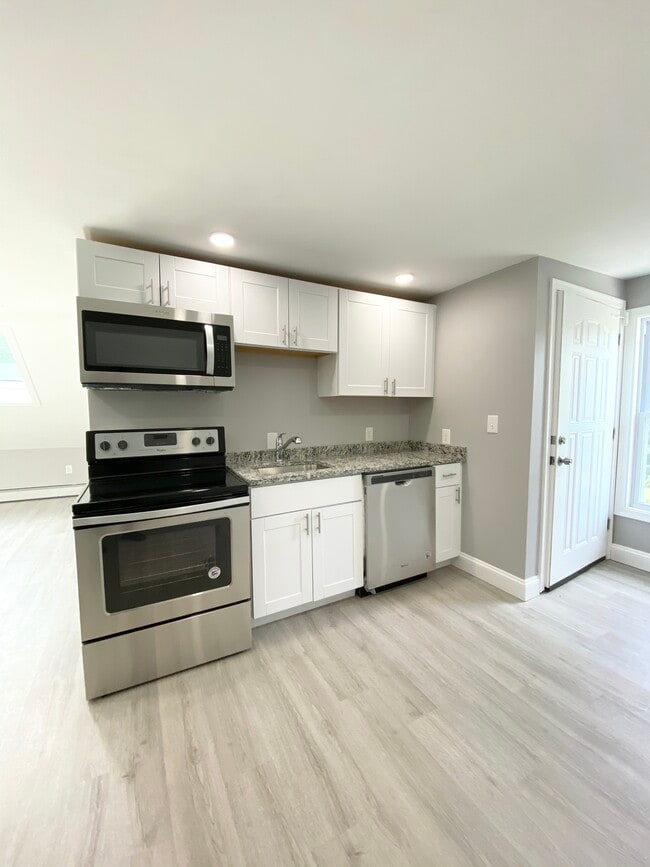 286 Kimball St, Unit Kimball Rental in Fitchburg, MA - Foto de edificio - Building Photo