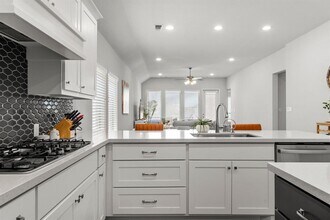 204 Blf Crk Ln in Andice, TX - Building Photo - Building Photo