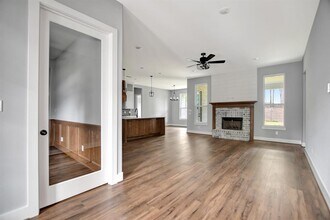 17450 Shadywater Dr in Montgomery, TX - Building Photo - Building Photo