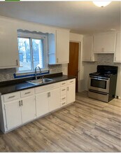 115 Cambridge St in Manchester, CT - Building Photo - Building Photo