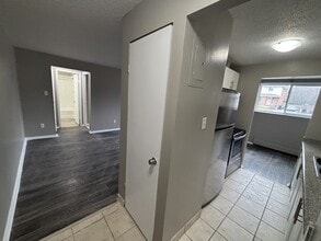 93 Westwood Dr in Kitchener, ON - Building Photo - Building Photo
