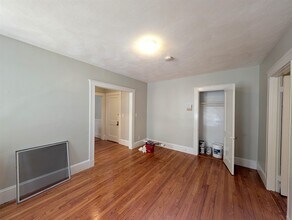 145 Summer St, Unit 3 in Somerville, MA - Foto de edificio - Building Photo