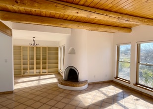 1876 Brillante Ln in Santa Fe, NM - Building Photo - Building Photo