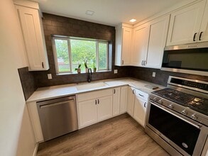831 Caspers St in Edmonds, WA - Building Photo - Building Photo
