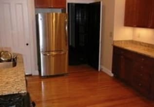 5 Barstow St, Unit 1 in Boston, MA - Foto de edificio - Building Photo