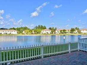 1162 Imperial Lake Rd in West Palm Beach, FL - Foto de edificio - Building Photo