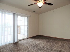 205 Prairie Rose Ln in Solon, IA - Building Photo - Building Photo