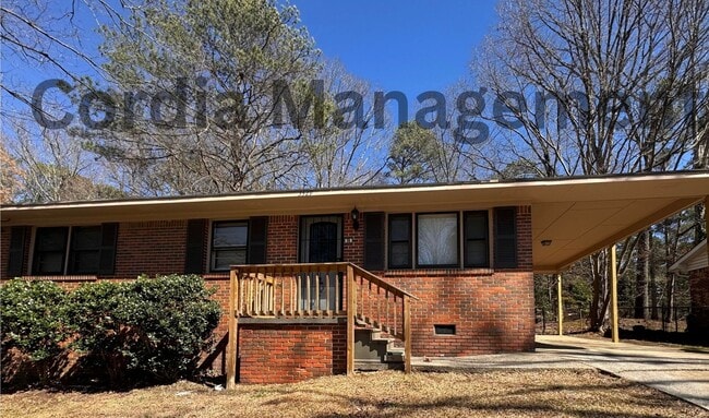 property at 3329 Eisenhower Cir SE