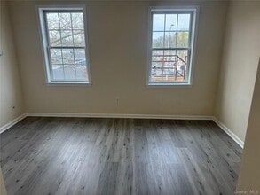 284 Main St in Beacon, NY - Foto de edificio - Building Photo