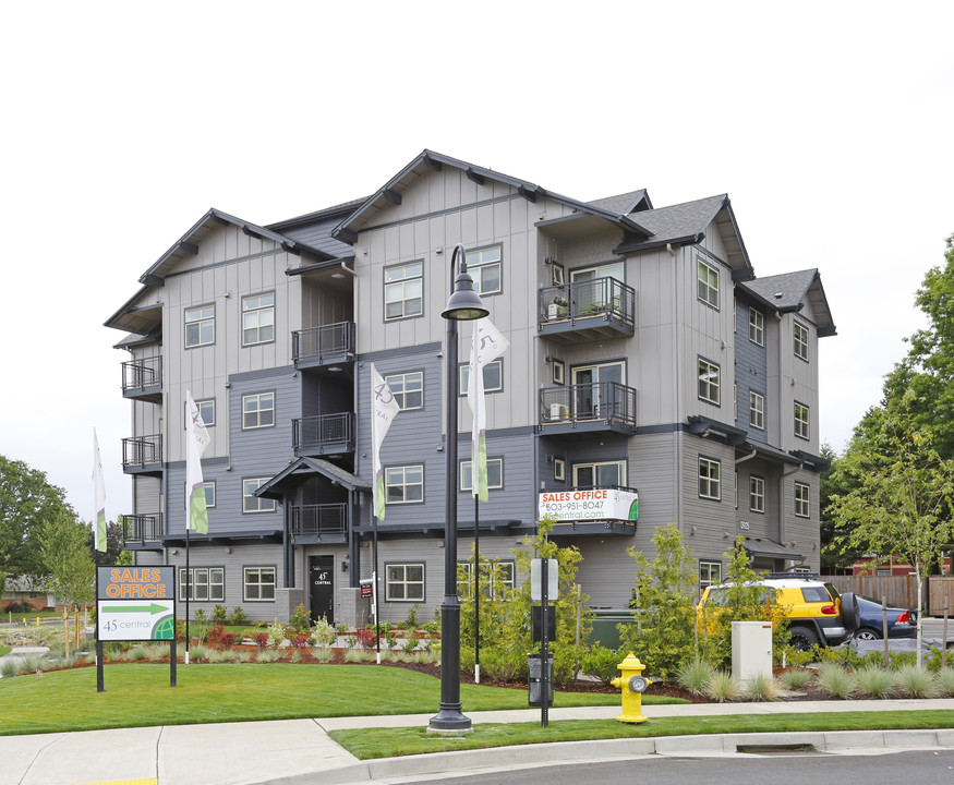 45 Central in Beaverton, OR - Building Photo