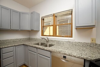 1340 W Hubbard St, Unit 1F in Chicago, IL - Foto de edificio - Building Photo