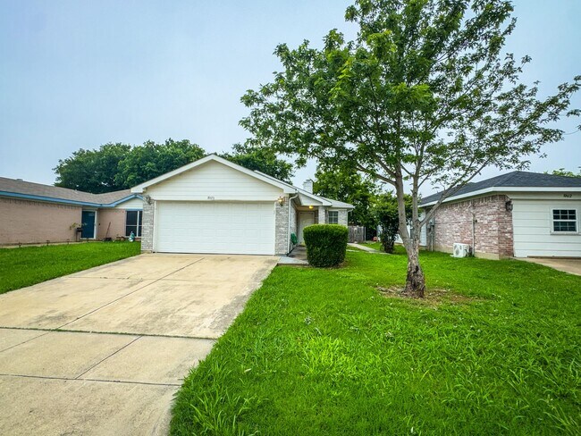 10616 Shadywood Dr in Fort Worth, TX - Building Photo - Building Photo