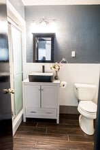 1702 E Park Ave in Victoria, TX - Building Photo - Building Photo