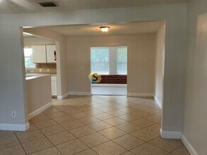 3235 Holly Berry Ln in Jacksonville, FL - Foto de edificio - Building Photo