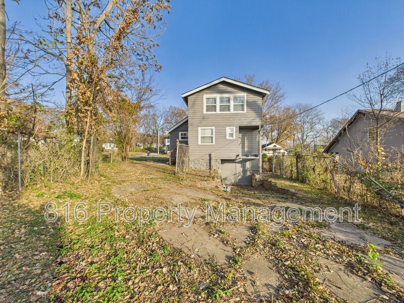 4542 Chestnut Ave in Kansas City, MO - Building Photo