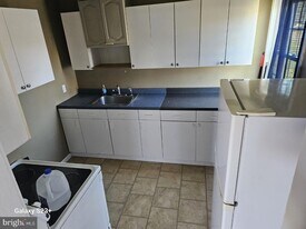 129 Jefferson St in Stowe, PA - Building Photo