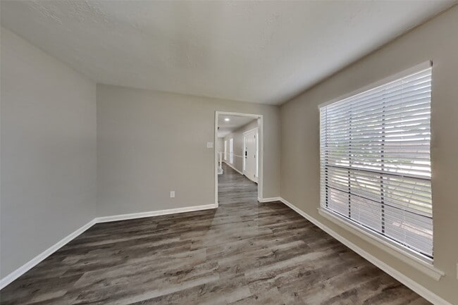 16054 Pinyon Creek Dr in Houston, TX - Foto de edificio - Building Photo
