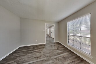16054 Pinyon Creek Dr in Houston, TX - Building Photo - Building Photo