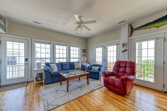 499 Topsail Rd in North Topsail Beach, NC - Building Photo - Building Photo