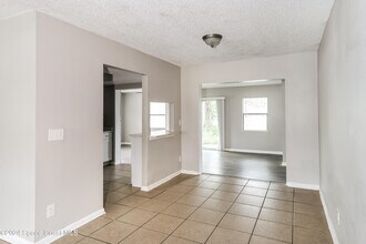 822 Cody Ave in Sebastian, FL - Building Photo - Building Photo