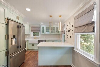 114 Henshaw Ave in Springfield, NJ - Building Photo - Building Photo
