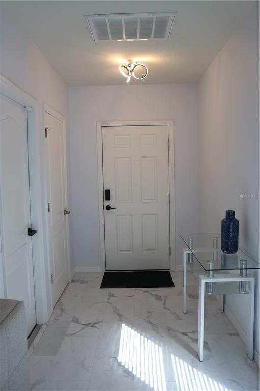 12107 Barnsley Reserve Pl in Gibsonton, FL - Foto de edificio - Building Photo