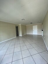 1271 Fountainhead Dr in Deltona, FL - Building Photo - Building Photo