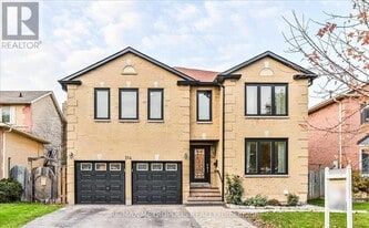 214 Stonemanor Ave in Whitby, ON - Building Photo