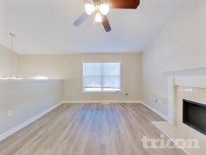 166 Millwheel Dr in Villa Rica, GA - Foto de edificio - Building Photo