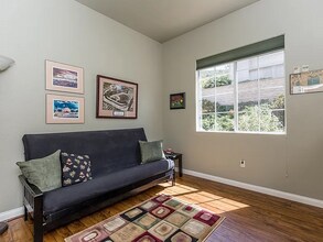 436 Via Del Lago in Thousand Oaks, CA - Building Photo - Building Photo