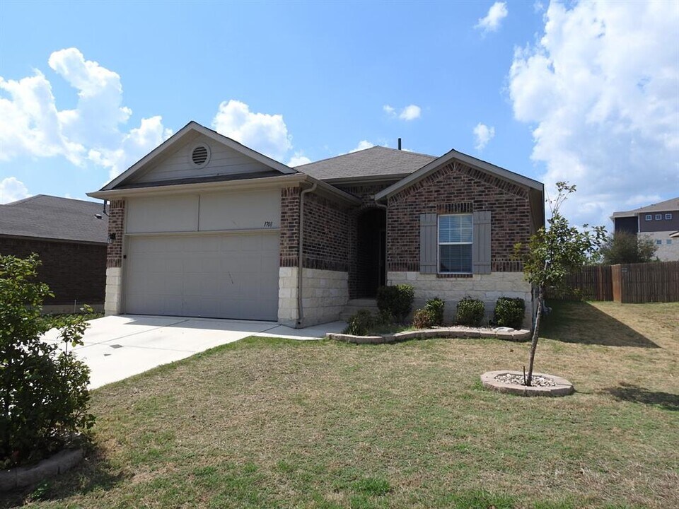 1701 Atlas Rd in Cedar Park, TX - Building Photo