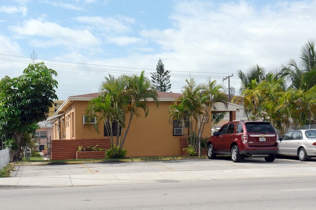 60 E 9th St in Hialeah, FL - Building Photo - Building Photo