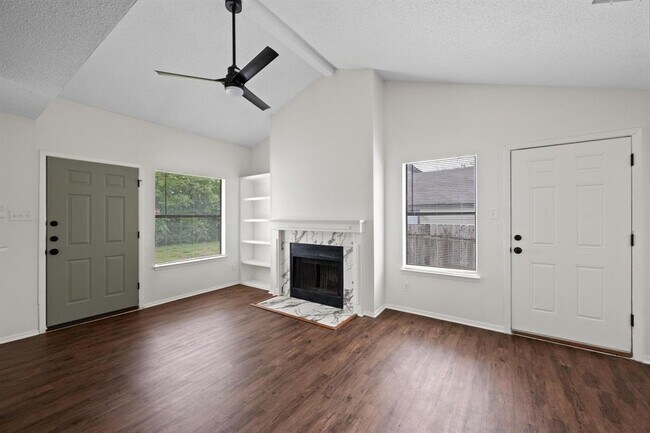 2907 W Slaughter Ln in Austin, TX - Building Photo - Building Photo