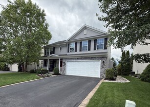 166 Brynwood Dr in Port Matilda, PA - Building Photo - Building Photo
