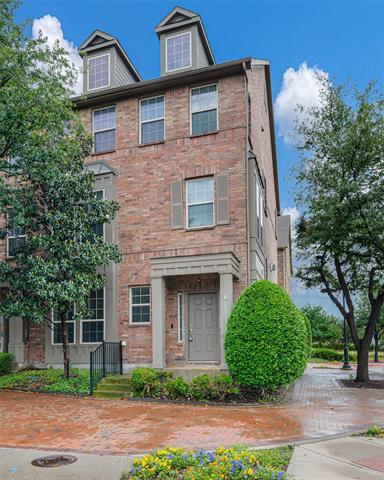 property at 3880 Everwood Lane