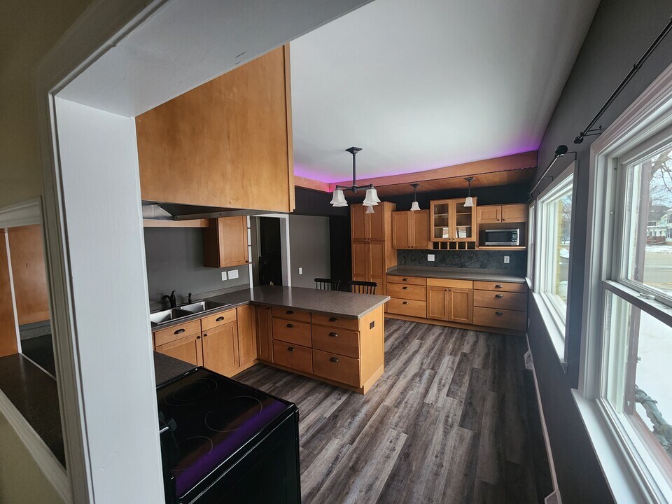 152 N Pearl St, Unit B in Berlin, WI - Foto de edificio