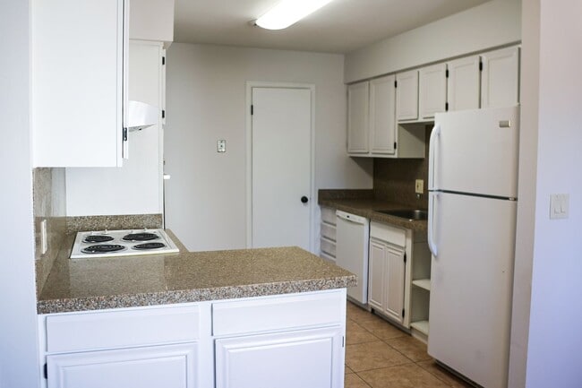 6520 Delmonico Dr in Colorado Springs, CO - Building Photo - Building Photo