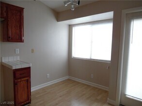 9120 Dolente Ave in Las Vegas, NV - Building Photo - Building Photo