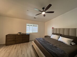 713 Salazar Ave in Bakersfield, CA - Building Photo - Building Photo