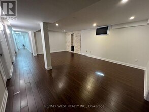 123 Carmen Crescent in Vaughan, ON - Building Photo - Building Photo